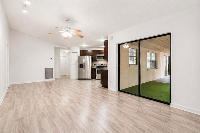Photo - 190 Parkwood Dr