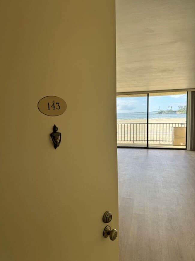 Photo - Steps from Alamitos Beach! Modern 1 bed 1 ...
