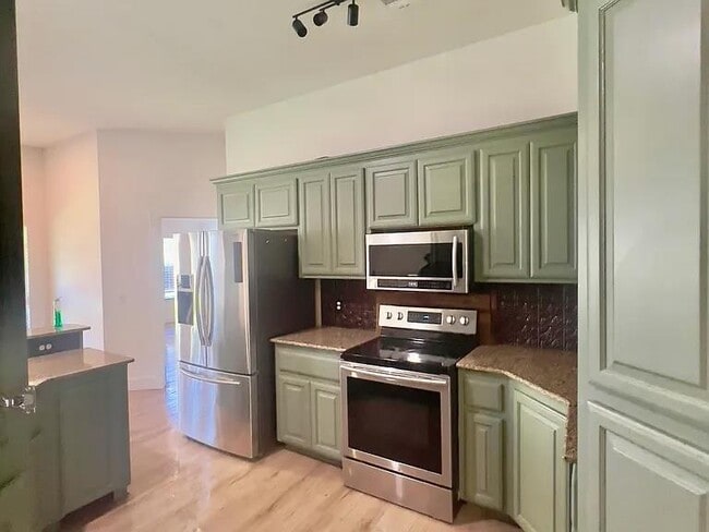 Photo - 1121 Charlton Rd