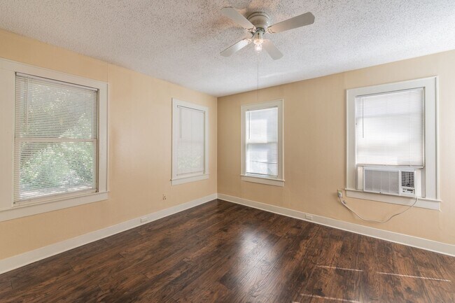 Photo - 327 Eleanor Ave Unit 01