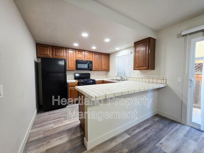 Photo - 4166 Monroe Ave Unidad #2