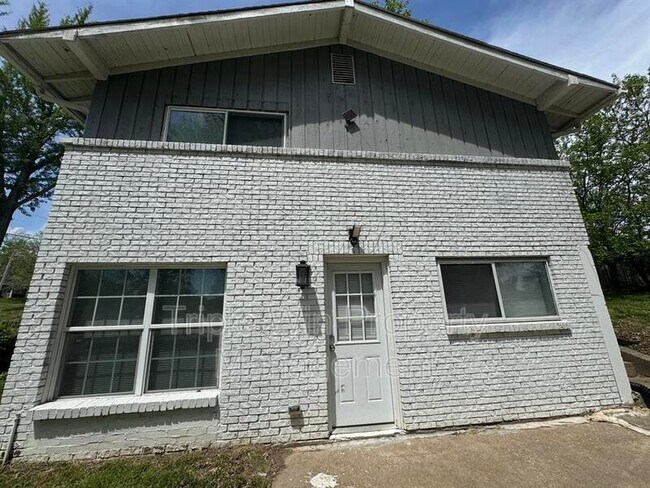 Photo - 710 Jungs Station Rd