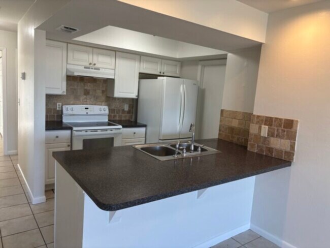 Photo - 3 Bedroom Available now! Lawn Care Included.