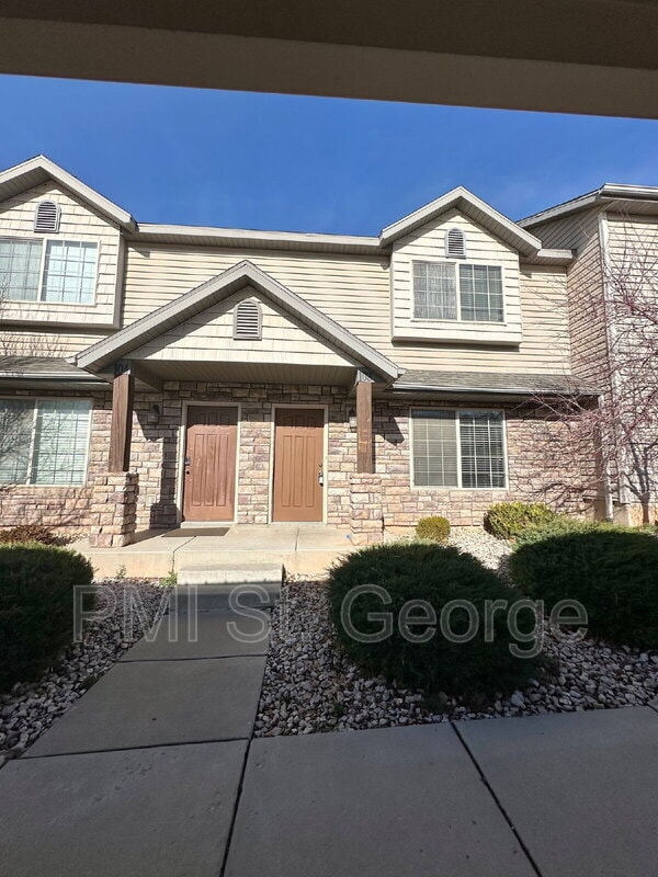 Photo - 340 1425 N St