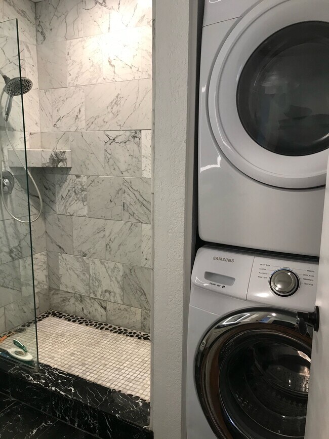 In Unit Washer & Dryer - 9725 Mesa Springs Way Unit 181