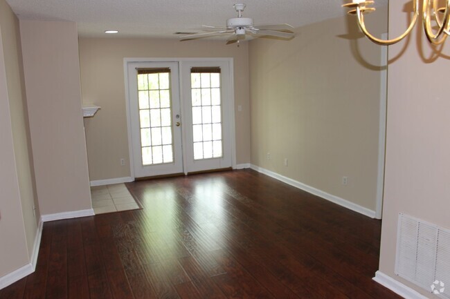 Building Photo - "Charming 2-Bed, 2-Bath Retreat in The Est... Unit #1316 Rental