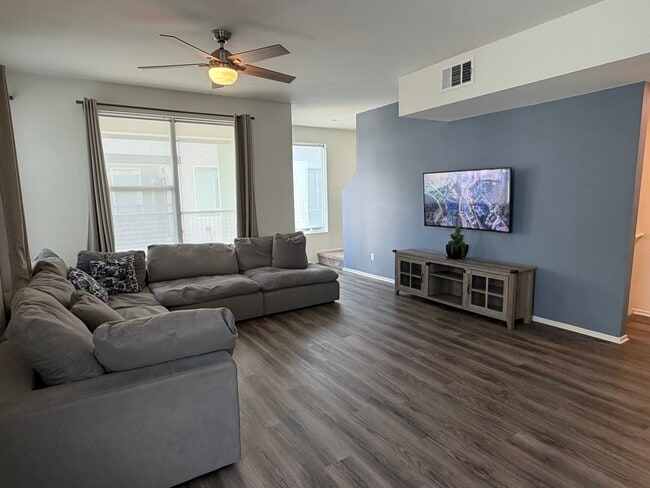 Sala de estar - 17611 Garden House Ln