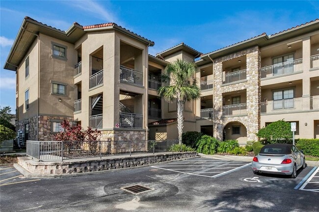Building Photo - 903 Charo Pkwy Unit 823