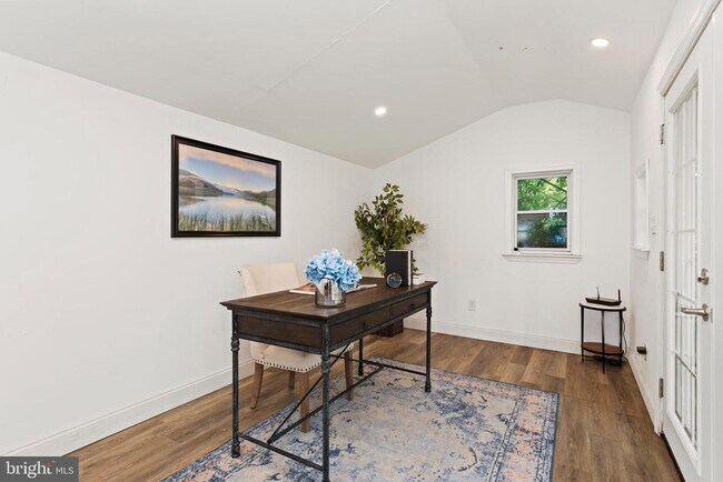 Photo - 710 Fishburn Rd