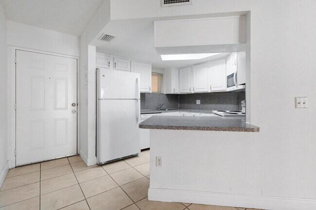 Photo - 8225 Lake Dr Unit 304
