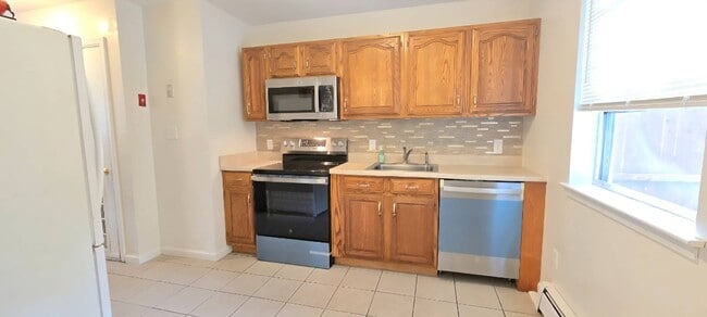 Building Photo - 1335 Union Ave Unit B