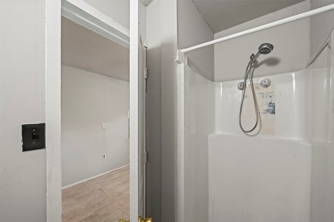 Building Photo - 510 Munger St Rental