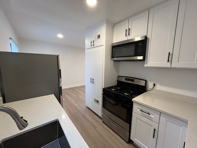 Photo - 3633 Kelton Ave Unit 2
