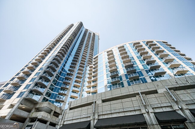 Building Photo - 400 W Peachtree St NW Unit 1910