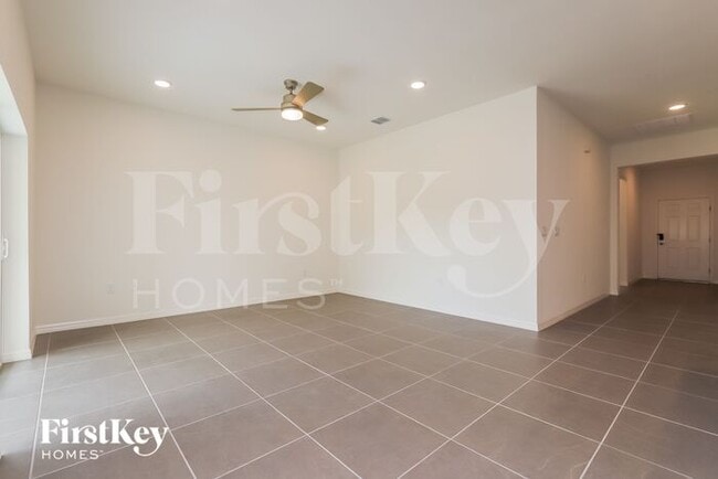 Photo - 142 Windsor Reserve Dr