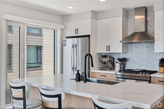 Building Photo - 457 W Broadway Unit 409 Rental