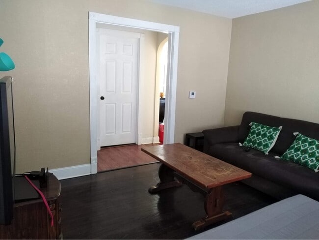 Living Room - 5 Pomeroy Pl Unit 2