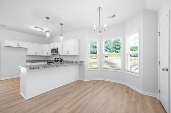 Photo - 2 Bedroom Condo For Rent Near Riverside Dr...