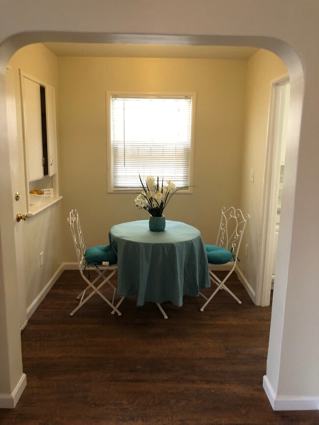 Photo - 3215 Star Ave