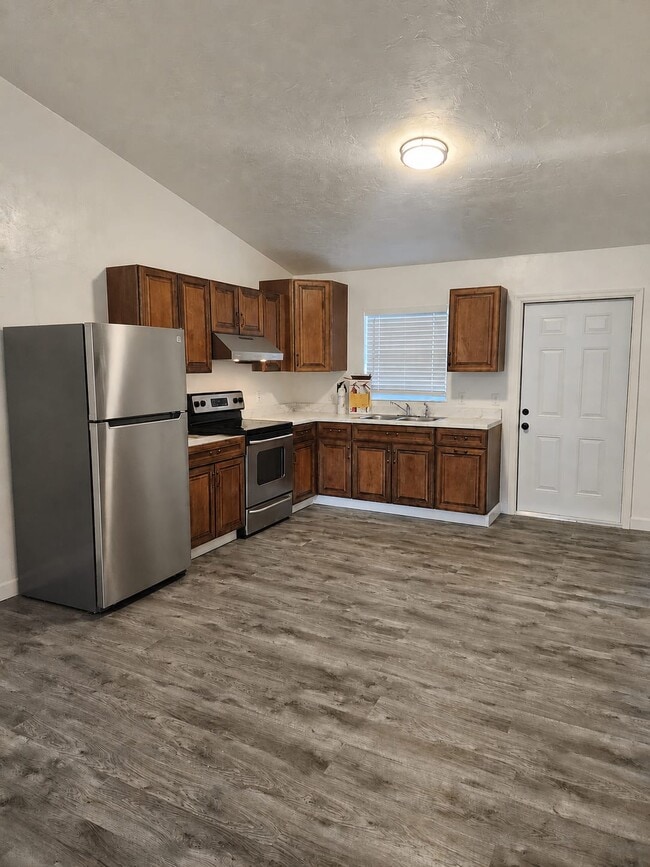 Photo - 202 N Manatee Ave