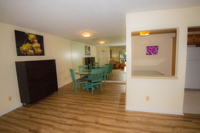 Bright, open concept living area and dining a - 1935 Silver Pine SW Way Unit Pine Ridge D2