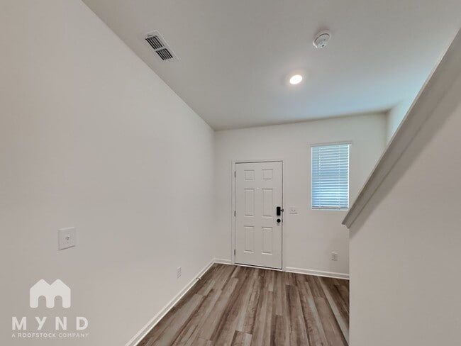 Photo - 2635 Coventry St SW