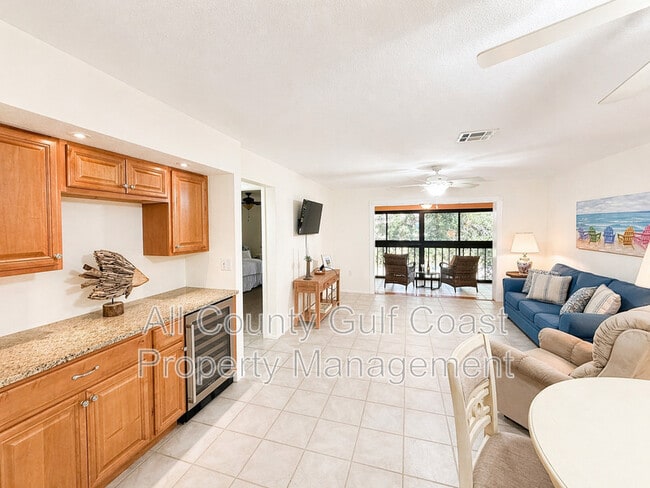 Photo - 275 Mission Trail W