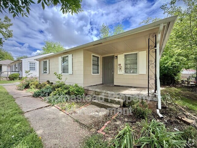 Building Photo - 210 W Mimosa Dr Rental