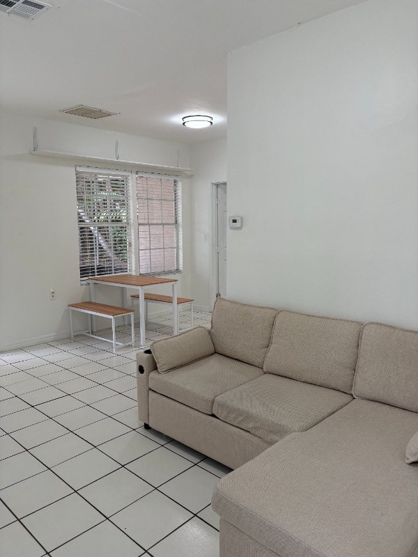 Photo - 3147 Mary St