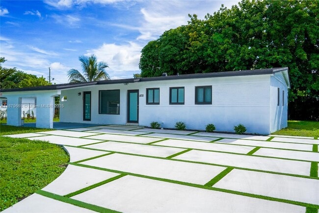 Building Photo - 18711 NW 32 Ct Rental