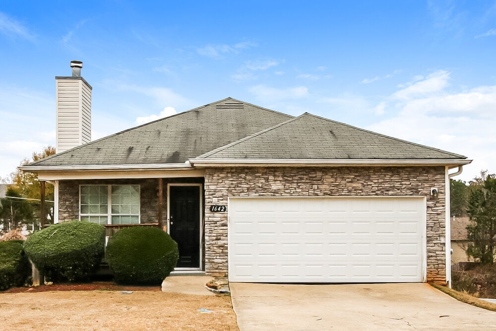 Photo - 1642 Boxcar Pl NE