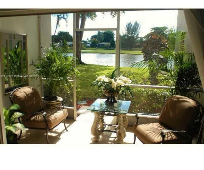 Photo - 2431 SW 82nd Ave Unidad 202