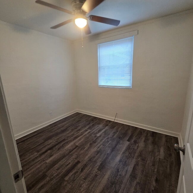 Photo - Hillcrest Apartments