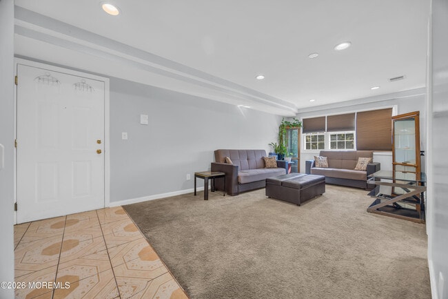 Building Photo - 393 College Dr Unit 393