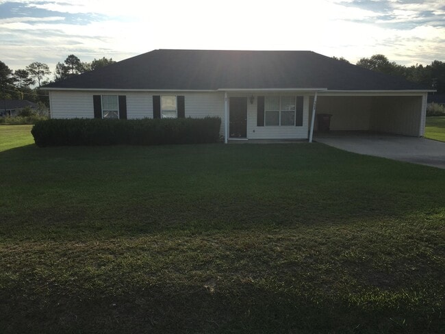 Building Photo - 723 Macey St