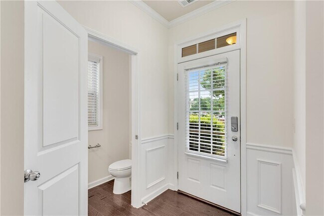 Photo - 4920 Breezewood Cir