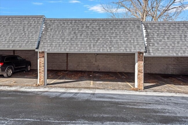 Photo - 117 S Elder Ln