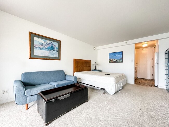 Building Photo - Fully Furnished Studio! Waikiki! Unit 808 Rental