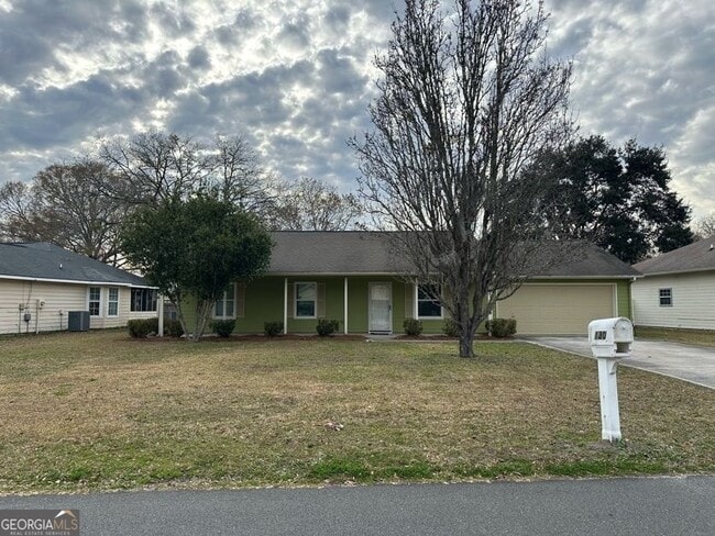 Building Photo - 130 Lakeside Dr