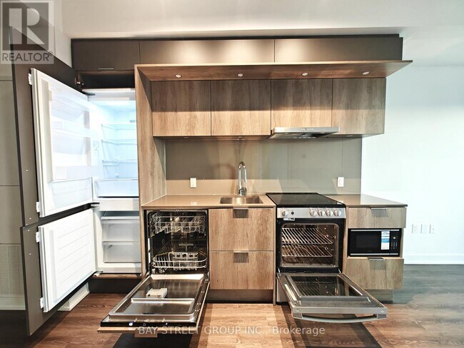Photo - 448 Burnhamthorpe Rd W Unit 4801