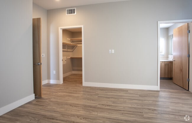 2BR, 2BA-1845 SF