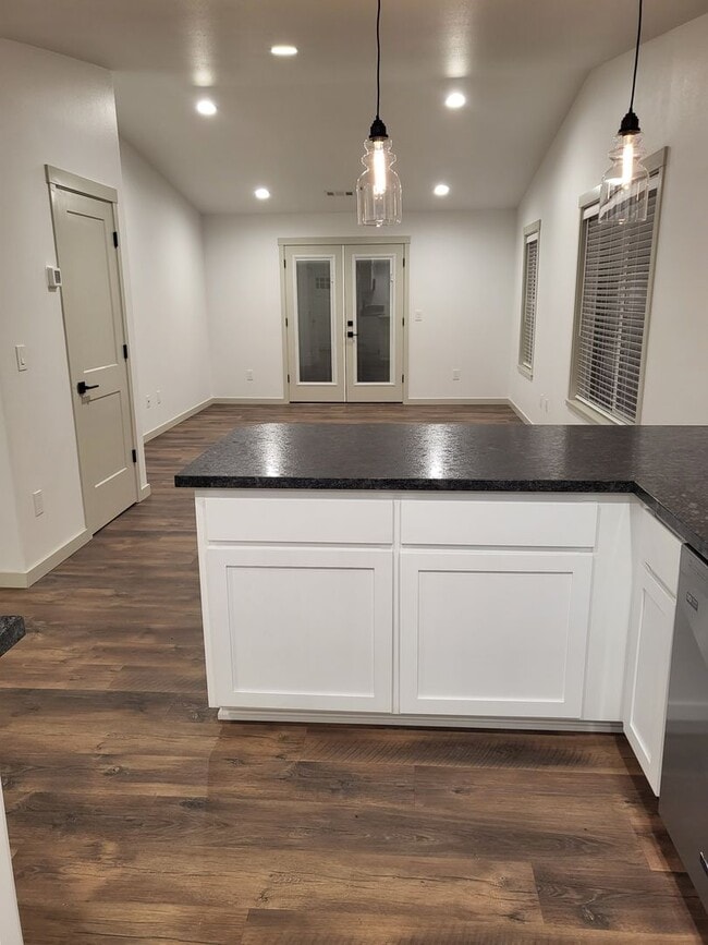 Building Photo - NE2234 Unit 12 Rental