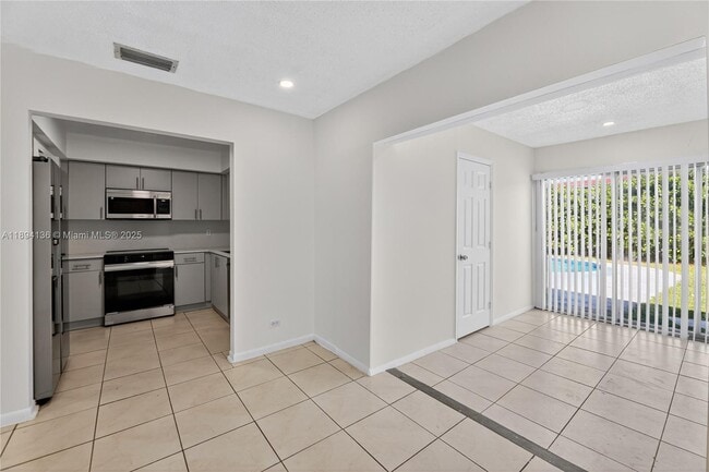 Photo - 7001 NW 15th St Unit 7001