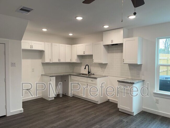 Photo - 8226 Linda Vista Rd