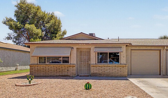 Building Photo - 10141 N 97th Dr Unit Apt A