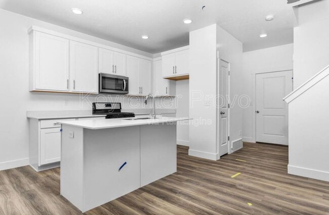 Building Photo - 909 N 1300 E