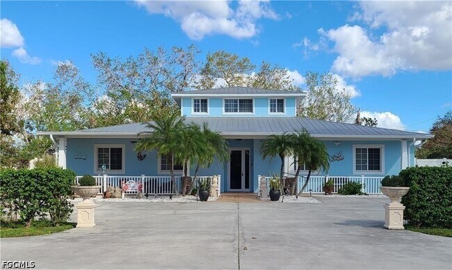 Building Photo - 28053 Sunset Dr