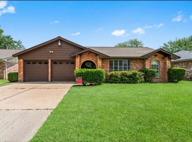 Building Photo - 16310 Autumn Wind Dr Rental