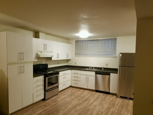 Photo - Yates Apartments