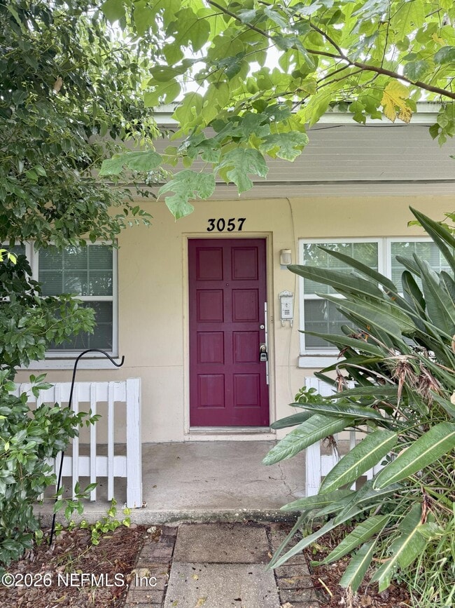 Photo - 3055 Belden St